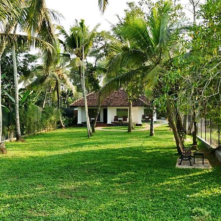 Paadam By The Backwaters クマラコム エクステリア 写真