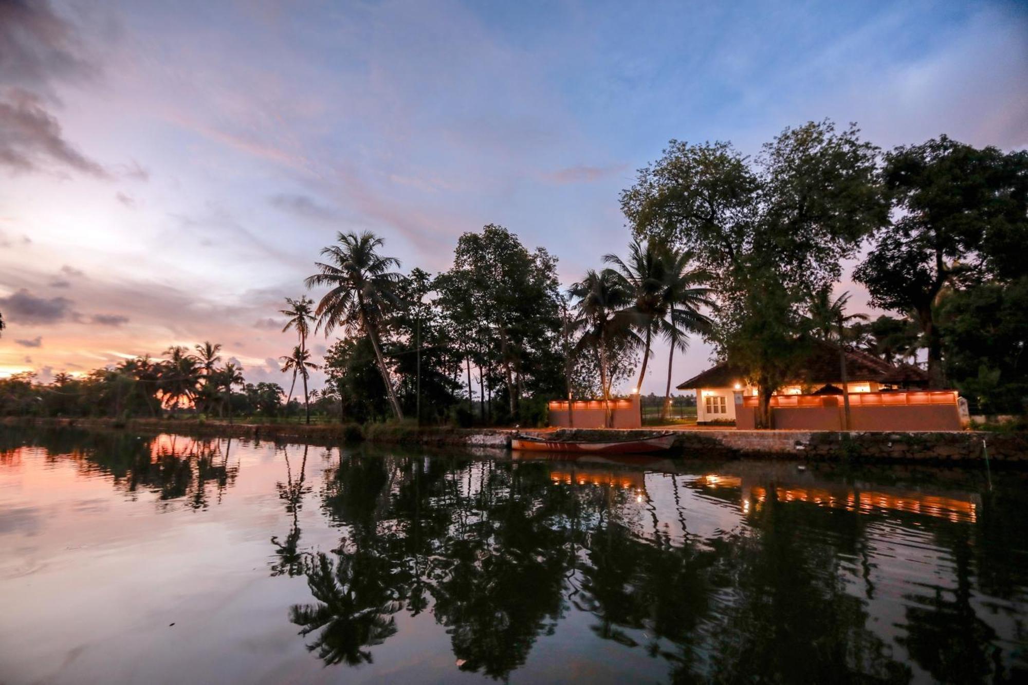 Paadam By The Backwaters クマラコム エクステリア 写真