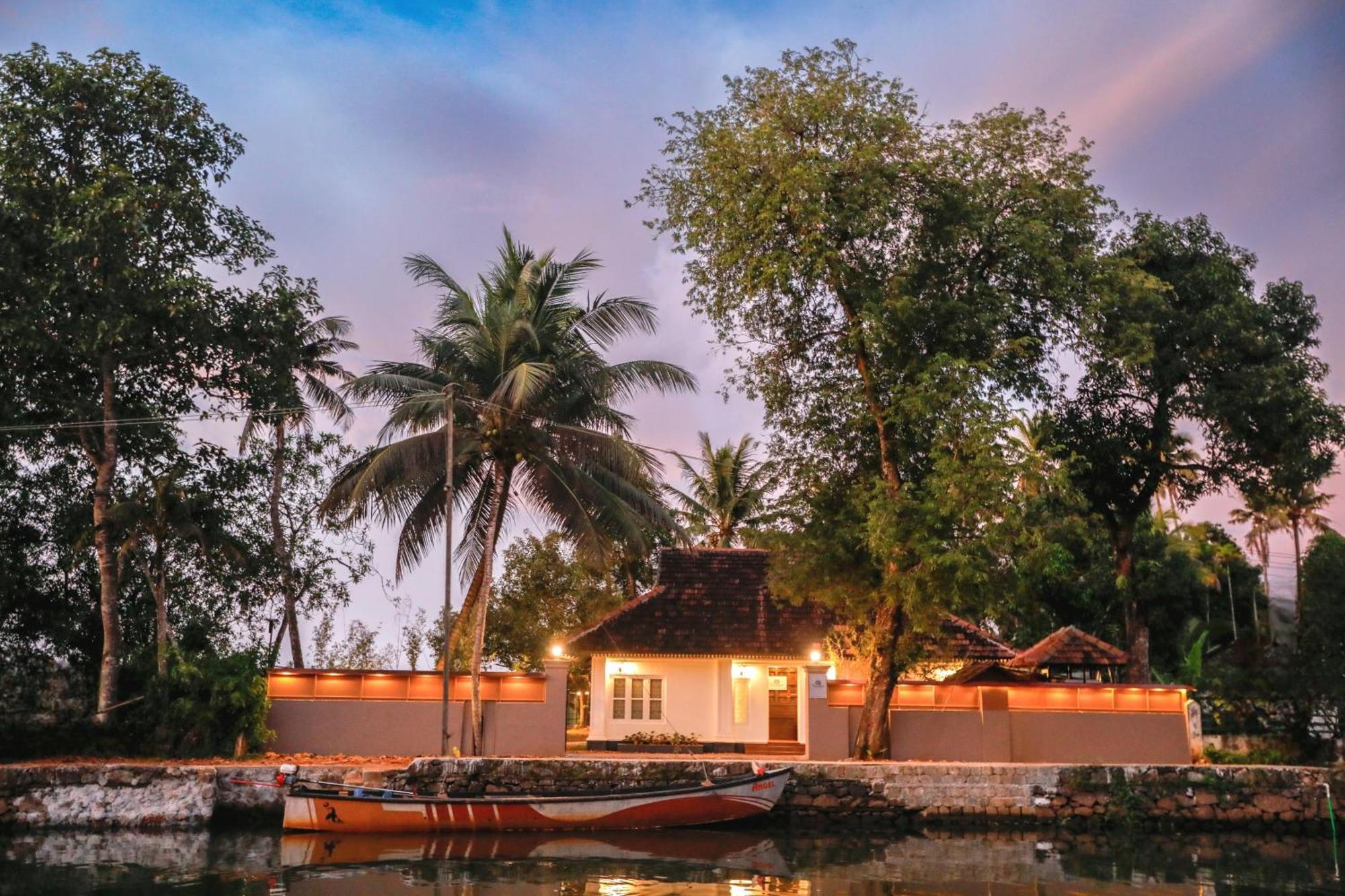 Paadam By The Backwaters クマラコム エクステリア 写真
