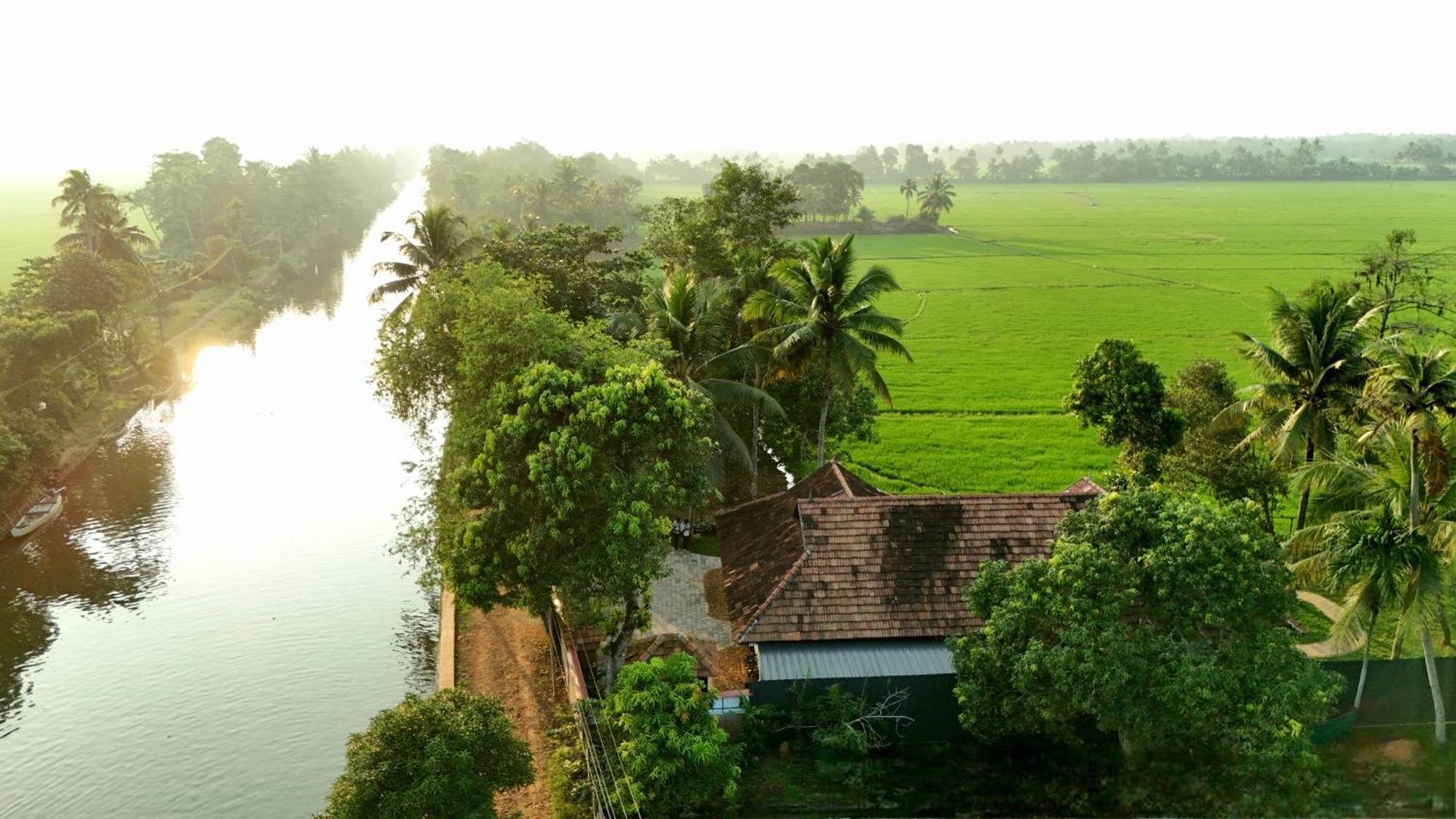 Paadam By The Backwaters クマラコム エクステリア 写真